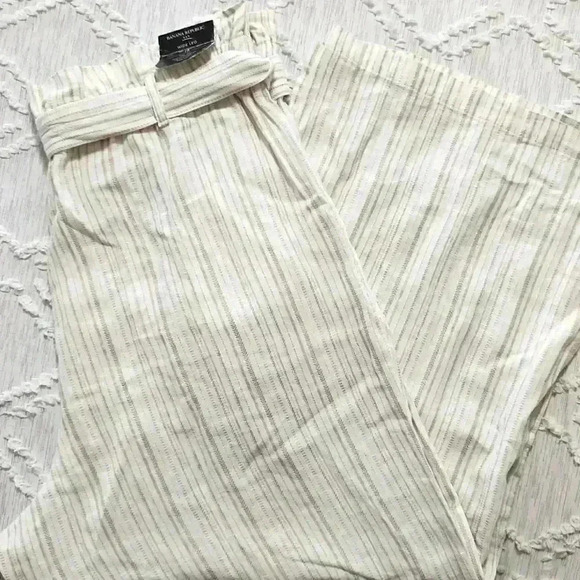 Banana Republic Linen-Blend Paperbag Pant - Picture 4 of 6